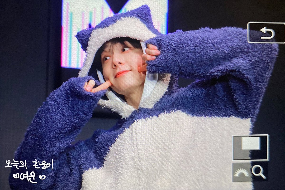 Stay_in_Dream's tweet photo. 231203 #오늘의환웅이

곰도리잠만보🧸🧸

#원어스 #환웅 #ONEUS #HWANWOONG https://t.co/iEfSoNiAQf