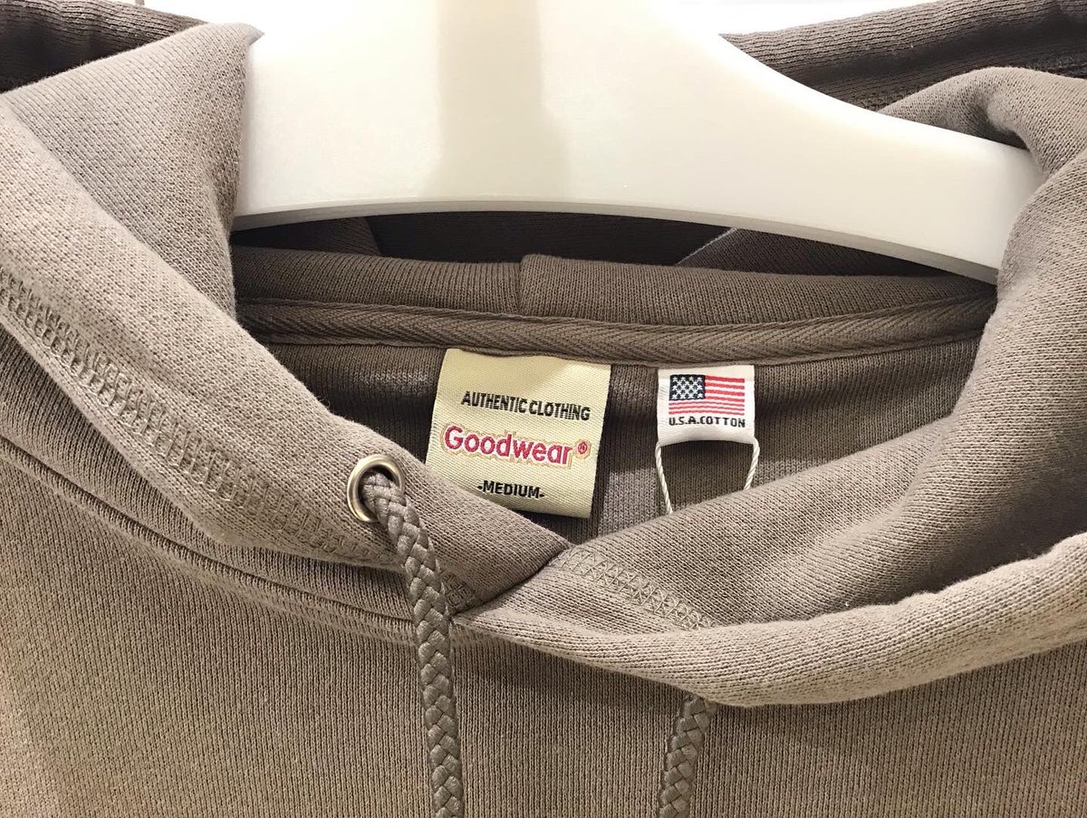 スノーボードアウトレット仙台PARCO店です！

本日はインナーをご紹介！
当店では『Goodwear』というブランドでご用意👚

🇺🇸アメリカ綿糸を使用🇺🇸
生地は厚め。洗えば洗うほどヴィンテージ感の風合いを楽しめます。

パーカータイプ：4色展開
スウェットタイプ：2色展開

私服としての着用もオススメ🩷