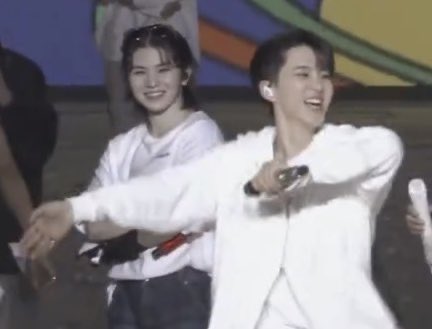 "I think hoshi likes woozi" 

actually ☝🏻