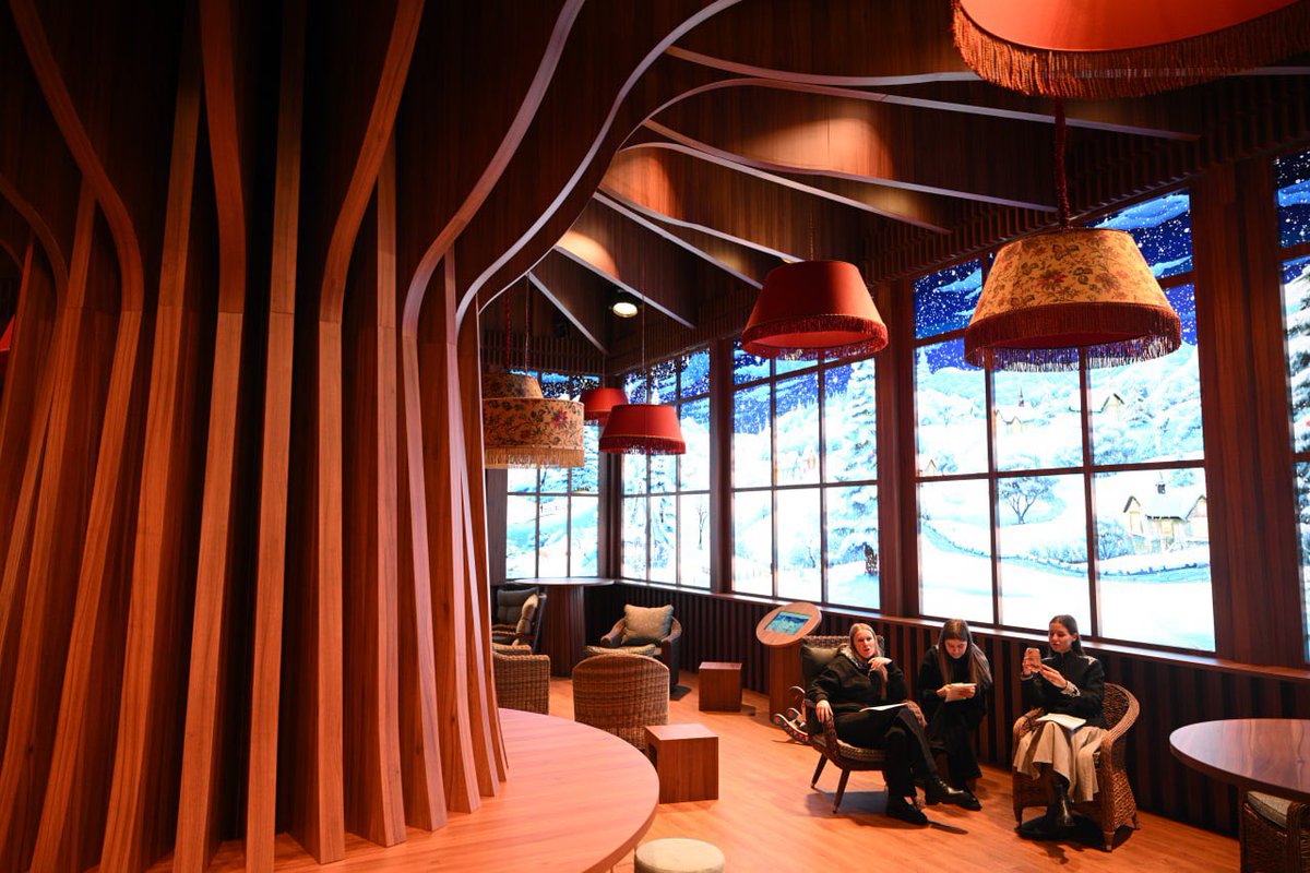 Russia's tweet image. The amazing #RussiaEXPO is in full swing at Moscow's #VDNKh 🪆

All 89 regions showcased:
💪 Major achievements in science, tech, industry
🗺 Culture, traditions, crafts &amp;amp; cuisine 
🎫 Entertainment &amp;amp; education business events galore

🗓 #MarktheDate - runs till April 12, 2024