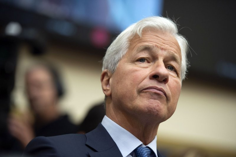 🚨 JPMorgan CEO Jamie Dimon warns of global economic risks—and mentions war, crises, and nuclear threats. Urges caution, hints at a potential recession with rising interest rates. Expresses concern over current economic 'sugar high.'
#RiskAssessment #InflationConcerns #BTC