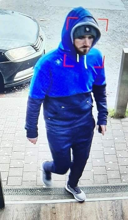 danielbakersf's tweet photo. Aaron is missing 3 weeks today,  this is what he was wearing on that day. 

On the morning of Sunday the 12th of November, were you going to mass or collecting the papers.  

You may have passed him, any information can help trace his movements. https://t.co/wRhblLW38j