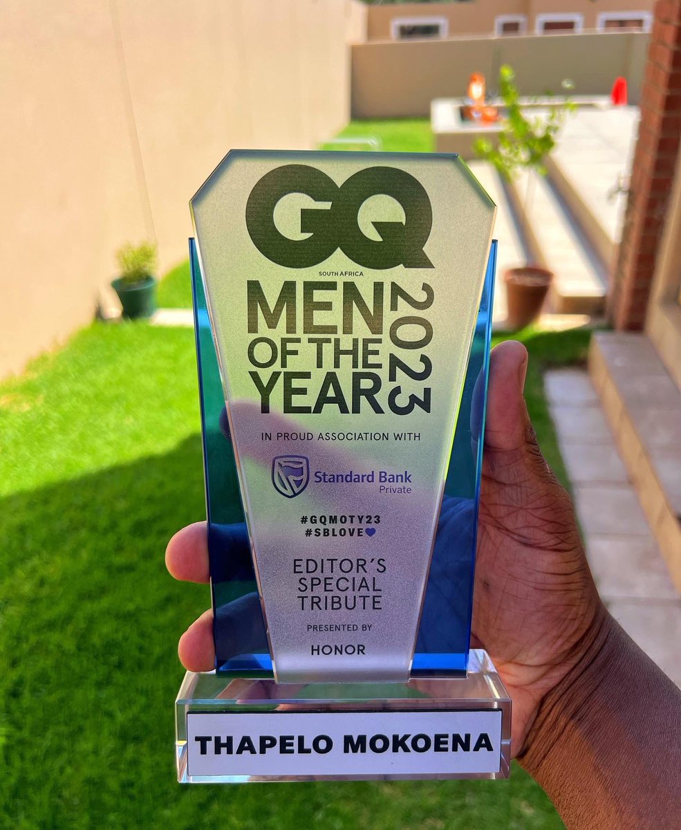 ThapeloMokoena's tweet photo. WHAT A YEAR 💙
A big thank you to @GQdotcoza for the amazing award. Truly humbling & undeniably encouraging.
Well done to all the award winners, big up to the #standardbank family for shining the light on these incredible achievements.
ONE LOVE ™️
#sblove #gqmoty23 #koena https://t.co/pmzFLwwzO4