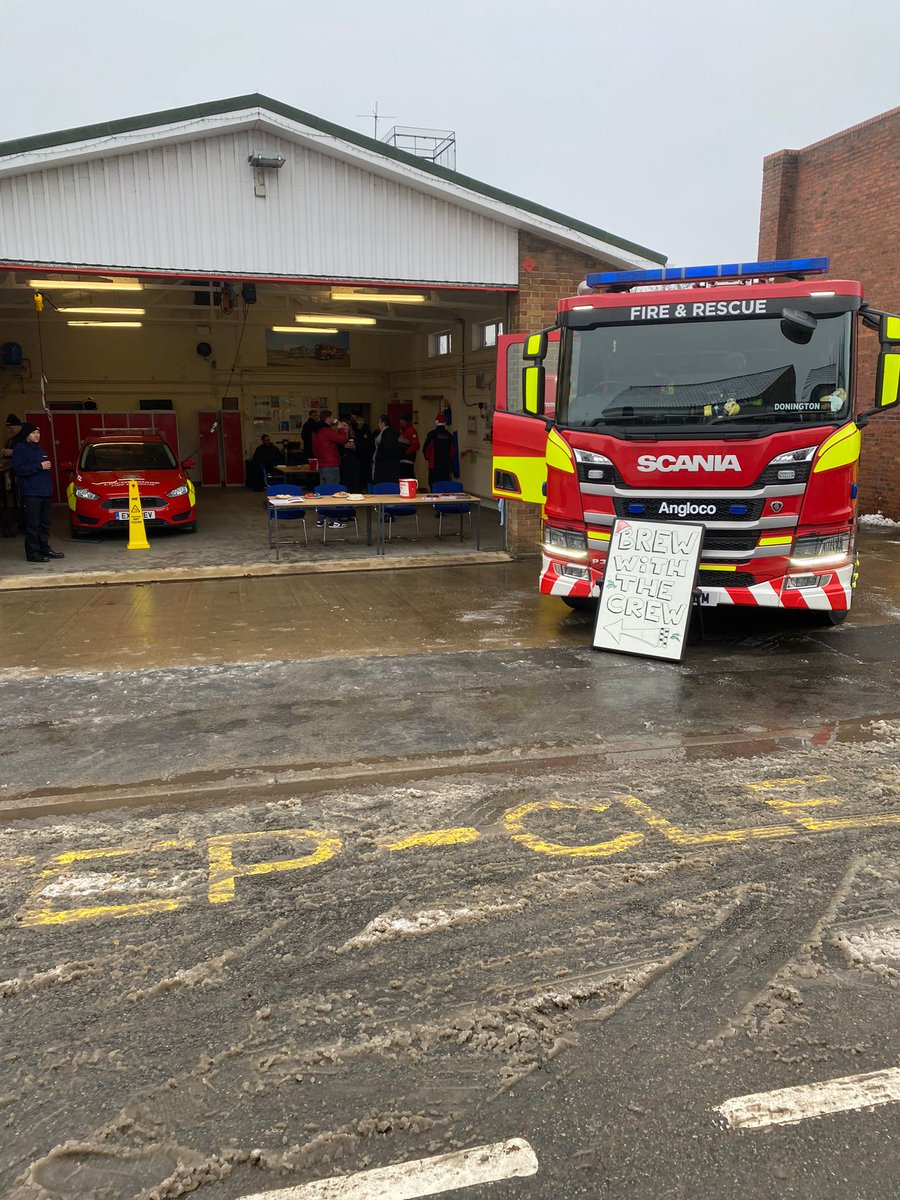 We're open for brew with the crew. 🫖☕️🍰🧁
If your coming up to the Donington Christmas market then why not pop into the station for a warm drink, some cake and a chat.