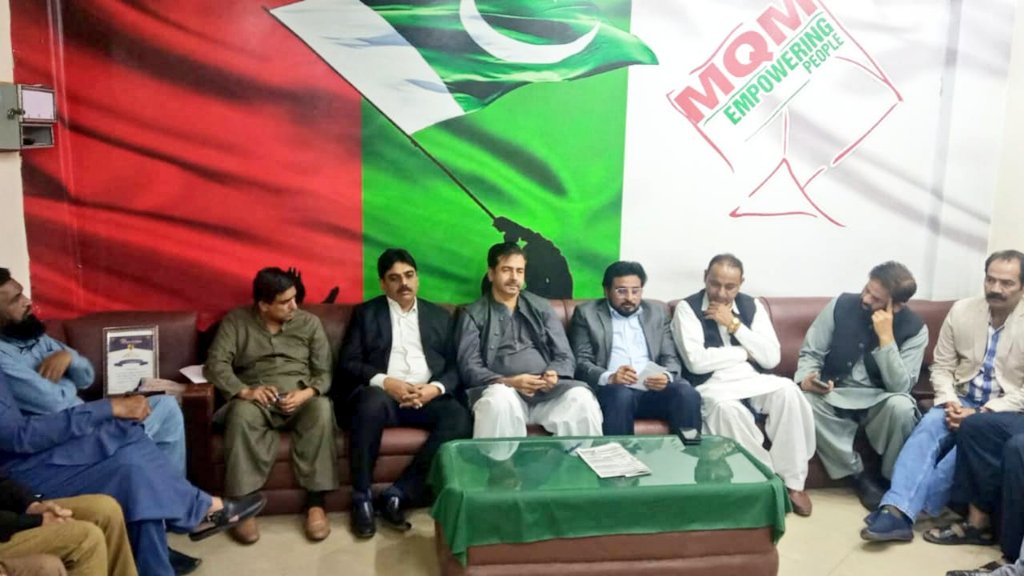 nibras_zafar's tweet photo. مورخہ  02 دسمبر 2023 بروز ہفتہ حیدرآباد،

اراکین رابطہ کمیٹی سید سہیل مشہدی بھائی، وسیم حسین بھائی اور دلاور قریشی بھائی نے سندھ تنظیمی کمیٹی اراکین حق نواز بھائی، شفیق احمد بھائی کے ہمراہ ڈسٹرکٹ انچارج حیدرآباد ظفر صدیقی بھائی، سینیئر جوائنٹ ڈسٹرکٹ انچارج نوید عباسی بھائی، جوائنٹ ڈسٹرکٹ انچارجز و اراکین ڈسٹرکٹ کمیٹی سے تنظیمی امور پر طویل تفصیلی گفتگو کی، الیکشن 2024 اور روزانہ کی بنیاد پر تنظیمی ایکٹیوٹی کا فالو اپ لیا.
@2mushadi 
#MQMP
#Election2024
#Hyderabad