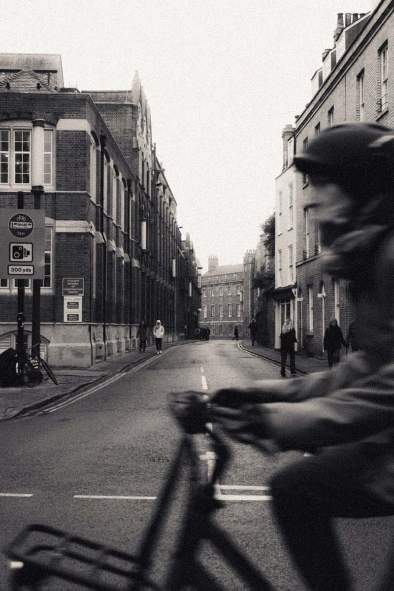 snapsbyfox's tweet photo. Foggy mornings in Cambridge https://t.co/xjeo3wgtut