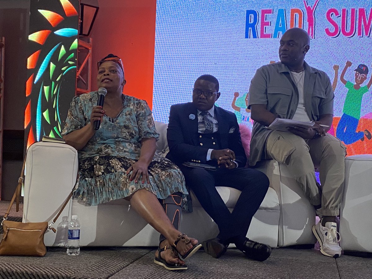 Inspirational advice from @LoisChingandu @frontlineaids and Patrick Onyango @REPSSI on leadership  1/ Everyone is afflicted by self doubt - rise to the challenge 2/ Don’t abuse the power you are given - act w/ humility 3/You are part of a team - let your team shine #READYSummit