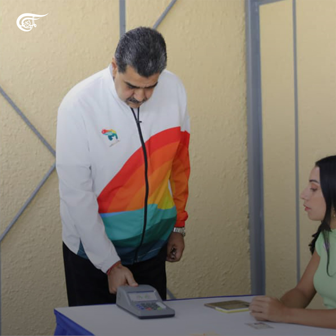 almayadeen_es's tweet photo. Presidente Maduro llama a votar masivamente en el referendo por el Esequibo.

#Venezuela #Referendo #Esquibo #NicolásMaduro https://t.co/cssr9Qyt9g