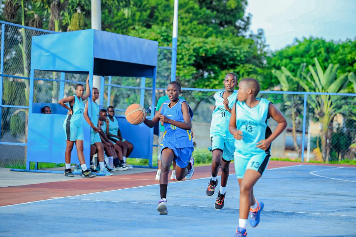 rigogaruth's tweet photo. 🚨 #NationalTalentDay2023 Day 2 🚨

Muri aya masaha muri @HuyeDistrict kubera imikino itandukanye mu bakiri bato irimo #Football ,#Handball,#Athletics, #Volleyball #Baskteball na #Cycling 
Muri gahunda ya #IsongaProgram yo kugaragaza no kuzamura impano zabo https://t.co/RSB13Dl21H