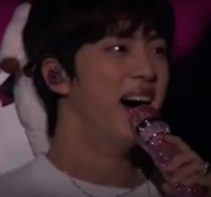 Sole89870637's tweet photo. #HappyBirthdayJin #LittlePrinceJinDay
#WorldwideSuperstarJin
#OurBiggestLoveJin
#EternalLullabyJin
#CaptainKoreaJin
#OurForeverArtistJin
#OurBelovedAstronaut
#ShiningJewelJin
#1204WinterAngel
#2YearsWithSuperTuna
#HappyJinDay
#HappyBirthdayJin
#JINDAY
#석진생일ㅊㅋ
#HAPPYJINDAY https://t.co/cer7FJeJNC