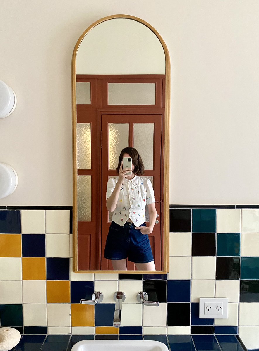 Quick trip to San Antonio de Areco yesterday for a piece I’m writing on a house remodel. Couldn’t resist a selfie in this bathroom!
