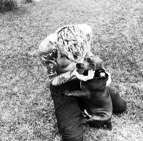 zayn in black&white ♡ (@bwzaynmalik) on Twitter photo 