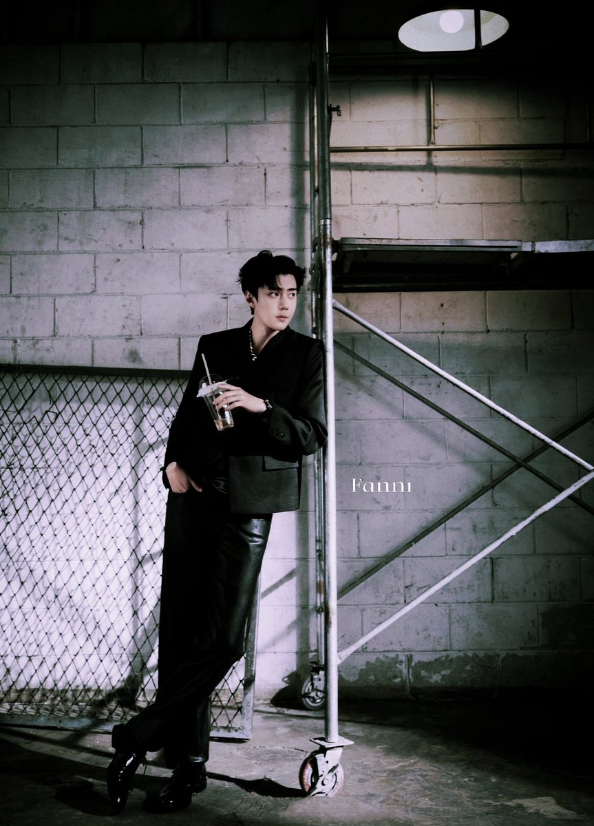 S_HUAxHUN's tweet photo. #吳世勳 #SEHUN #오세훈 #SENSE https://t.co/5Ai3hoMj5g