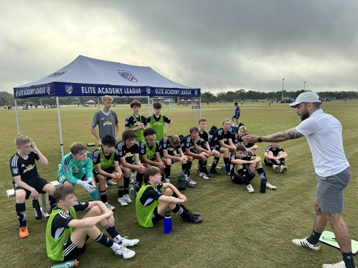 IndyPremierSC's tweet photo. 🥅⚽️09B EA wrapping 🎁 up the weekend with a W and safe travels home! @eliteacademyleague #eashowcase #representIN https://t.co/qCWXu53zlG