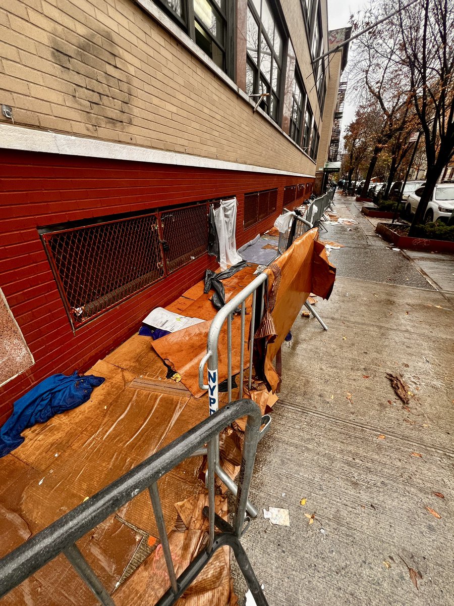 handyhoo's tweet photo. @NYCMayor what are you going to do to clean up the filth, crime, and immigration issues?! Our tax dollars deserve better than this, and you!! 

#NewYorkCity #Immigration #problems #Refugee #Crisis #Crime #illegalaliens https://t.co/Wu83ouAWvO