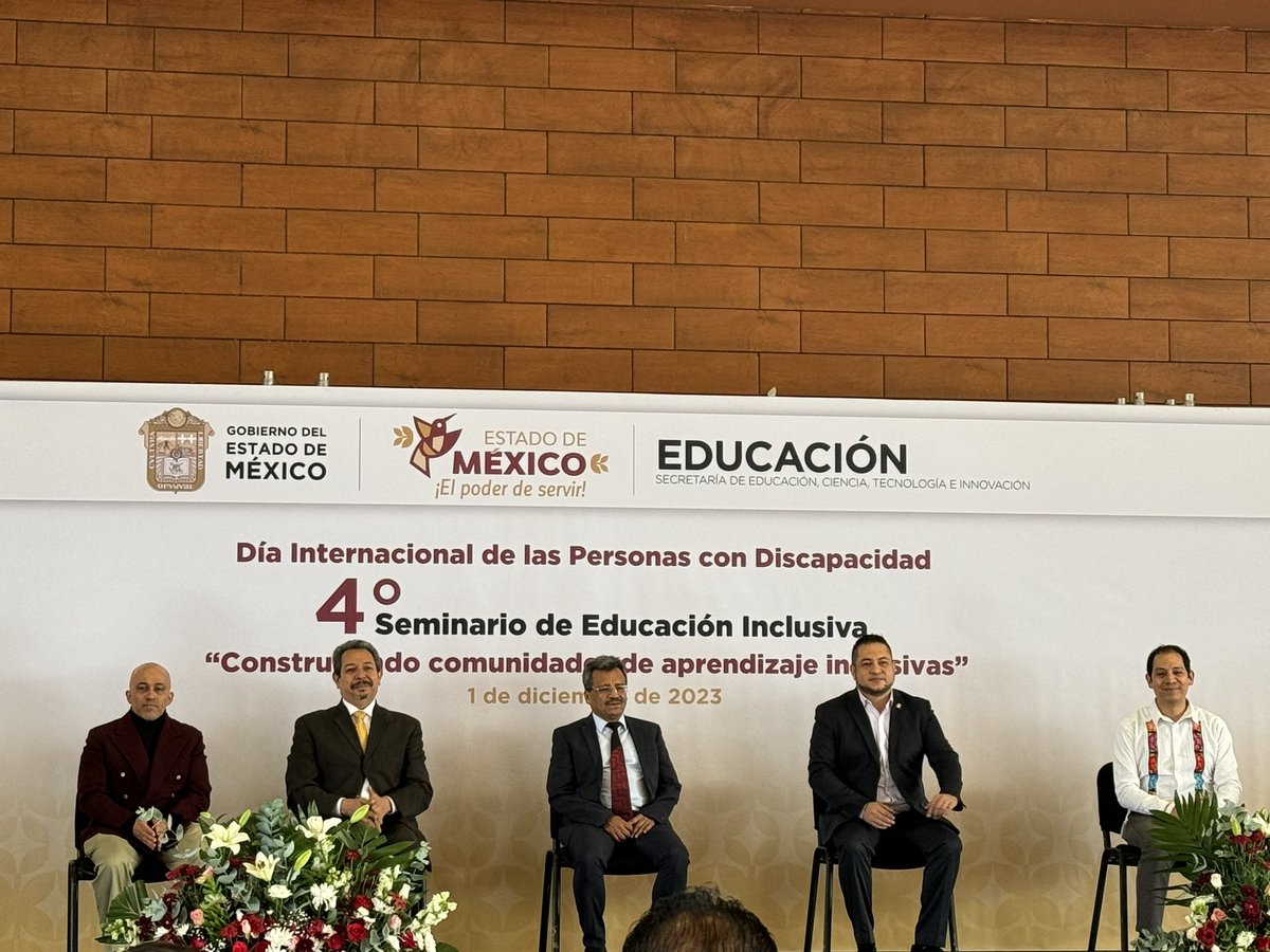 Christian_S091's tweet photo. 4to. Seminario de Educación Inclusiva. 
“La escuela es el espacio de
construcción de una concepción colectiva del mundo, del país, de la familia, de la persona y de la comunidad” Enrique Ku. 
#zonaS091
@SREBNeza 
@arturougaldea_ 
@SEB_Edomex https://t.co/PAB3LYTMH6
