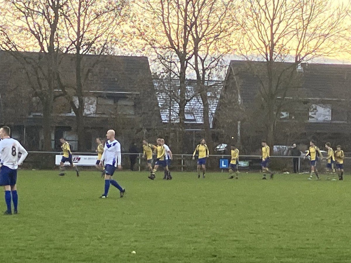 ⁦<a href="/SCFraneker/">SC Franeker</a>⁩ viert de 1-2 van Sander Prins in het uitduel met ⁦<a href="/VVRijperkerk/">VV Rijperkerk</a>⁩. Of was het toch een ‘ed’ van Pieter Schievink? Feit is dat de ‘stadjers’ in Ryptsjerk de tweede seizoezege pakten!