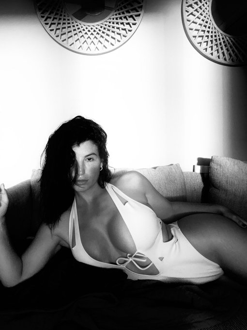 🤍 https://t.co/7n74FxKqpO 🖤 https://t.co/7qmJWOPouW