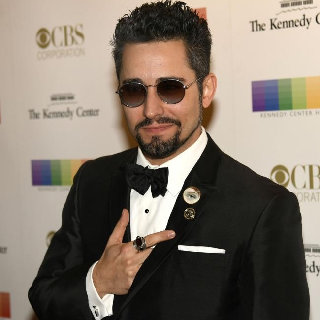 writerchickmc's tweet photo. In honor of the Kennedy Center Honors tonight... @GenuineJLY at 39th Annual Kennedy Center Honors in 2016.🙂🕶🙏🎶🏛⭐ #kennedycenterhonors #KCHonors #washingtondc
#PCAH #tonyawardwinner #johnlloydyoung
(This year's Honors will be held/filmed today & air on CBS at a later date.) https://t.co/9jl0P6oRk8