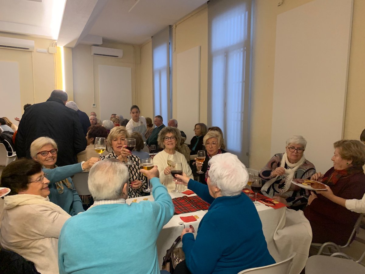 #ComidaSolidaria por nuestros queridos #mayores #Gracias de corazón ❤️ por vuestra generosidad y colaboración #VamosTodos 
@latrinidadp @sd_trinidad @frater_provi @jjjgueto @santafazcordoba @elperdoncordoba @Hdad_Via_Crucis @Laresmayores @LaresAndalucia