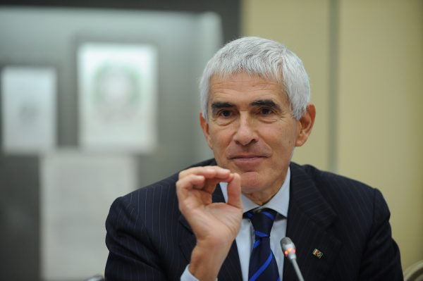 dadopagani1982's tweet photo. Politico vero, di razza ed esperienza lunga carriera parlamentare dal 1983 culminata con l’elezione a #presidentedellacamera dal 2001 al 2006. vicino al #quirinale nel 2022. esponente della scuola democristiana, con @grotondi di cui c’è molto bisogno!auguri @Pierferdinando! https://t.co/qj208MVZpB