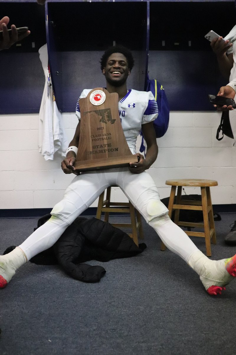 State champ hella feeling 🔥💯 Tell them ring us 💍 <a href="/MustangGang410/">Mervo H.S. Football</a>