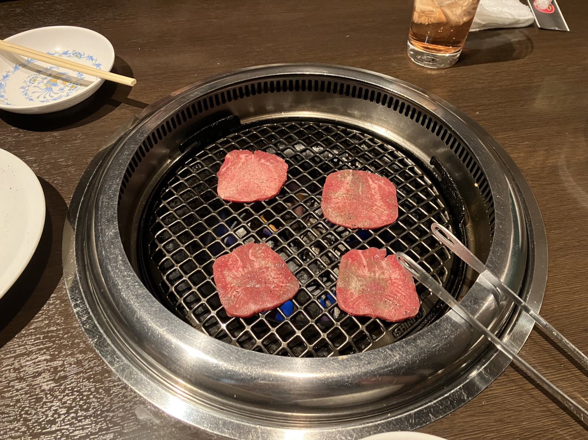 maru_kaga's tweet photo. こんばんはー！
久々の肉！焼肉！！
この日はダイエットを忘れて心いくまで食べました✨ https://t.co/yKZu8c6KKe