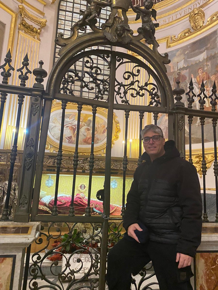 exbriner's tweet photo. @CurcioEfrem vuoi mettere una foto con il mitico Ildebrando di Soana, fu Papa Gregorio VII? https://t.co/DnawOl7OME