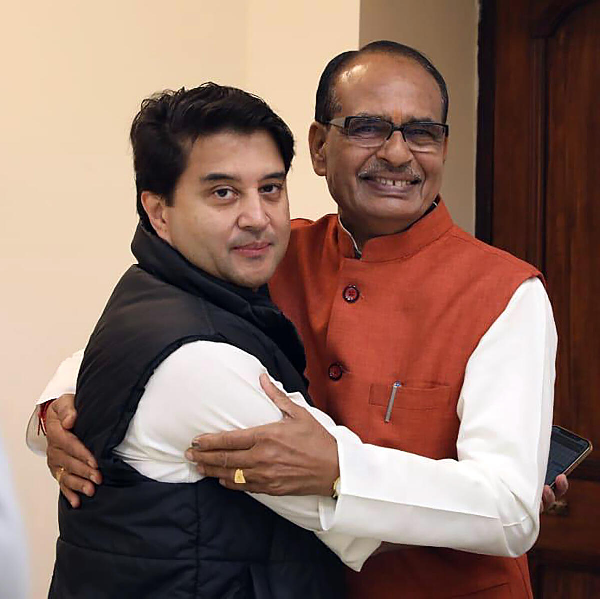 DeccanHerald's tweet image. 'Mama' #Shivraj or #Scindia 'Maharaj', who do you think will be MP's CM? Let us know in the comments below!

Meanwhile, track latest updates from #MadhyaPradesh Assembly election here: ow.ly/BRFw50QeMfP