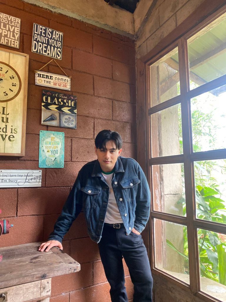 StarMusicPH's tweet photo. .@BGYO_JL hi gusto kita matagal na. i rlly like ur personality and ur mindset. ipasa mo to sa 15 katao kung hindi magiging sasakyan ka. wag kang tumawa, yung kaibigan ko tricycle na

✧˖°.#BGYO_Bulalakaw, OUT NOW!✧˖°.
Performance Video ✨: https://t.co/X7SaVFiajb https://t.co/rdjrORI9xX