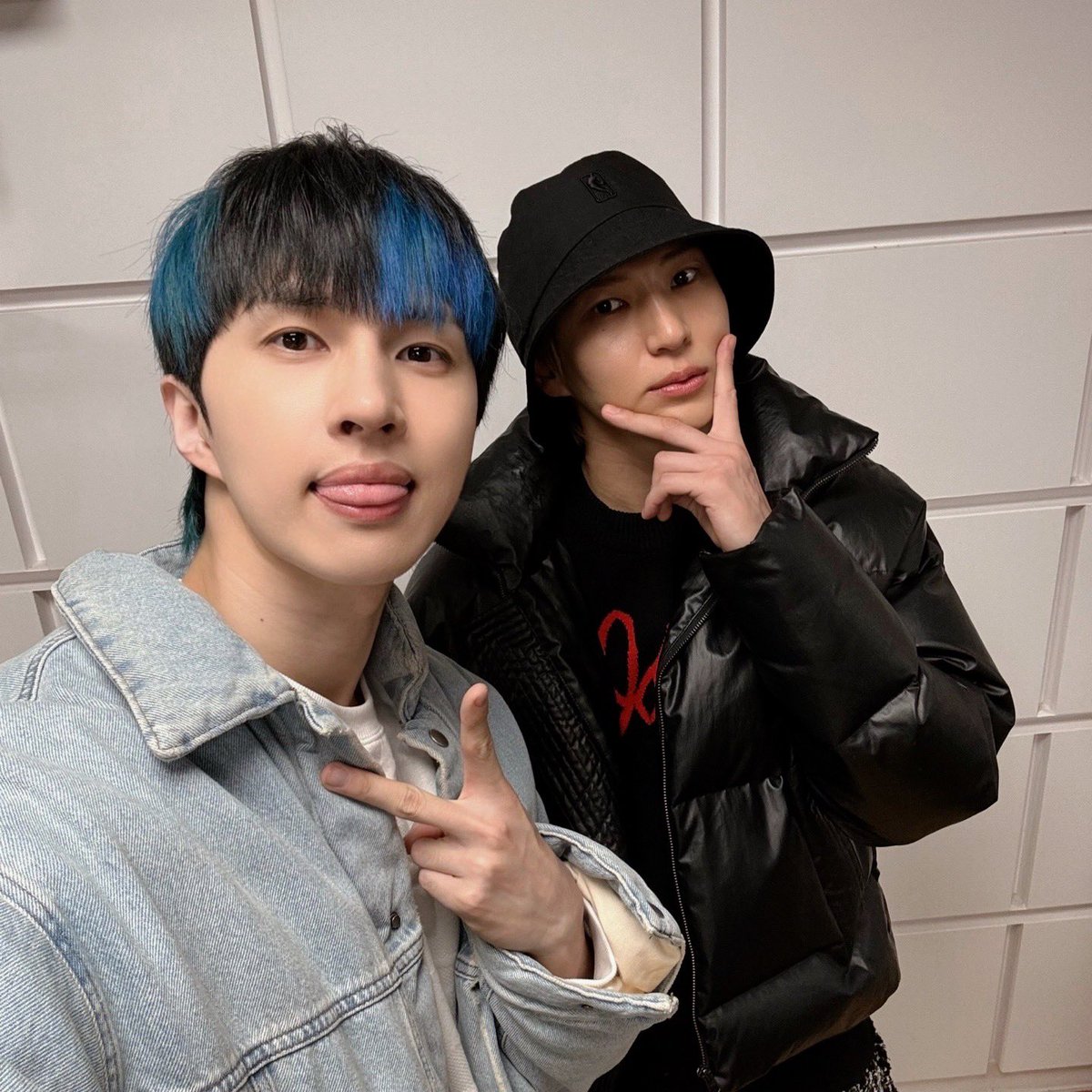 RealVIXX's tweet photo. 나는 로빅이다. #박소현의러브게임 에서 사랑 잔뜩 받고 온 #레오 #켄 요원이다. 별빛 요원들 이번 한 주도 행복하게 마무리 하길 바란다.🩵[이상, RT작전 실행하라!]   #빅스 #VIXX #CONTINUUM #Amnesia https://t.co/kQuJsuYemf