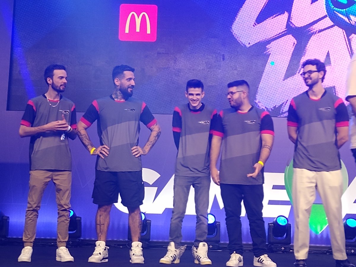 LuaLima27's tweet image. Esse dia foi épico!! 🔥🔥🔥🔥💕