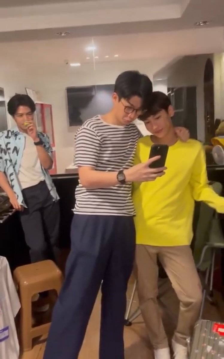 biimcfluryowreo's tweet photo. me                                        offgun https://t.co/VbZJI9KO1z