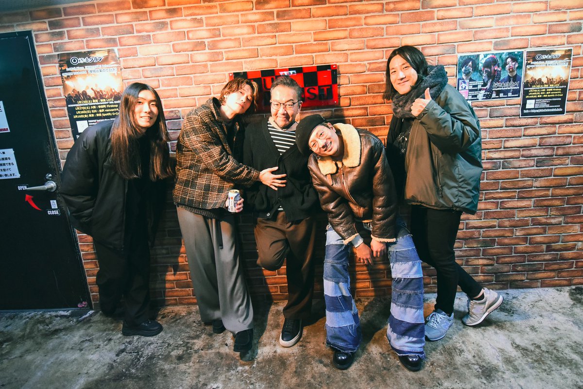 "揺れる“tour at 新潟 CLUB RIVERST
ワンマン終了🔥

スーパーな夜だった。
ありがとう！
俺らのワンマン最高だよ。
おいでね

リバースト小林さんとパシャリ📸

のぶ

撮影<a href="/tombr3a1_/">とみー | Yukina Tomioka</a>

#アイビー