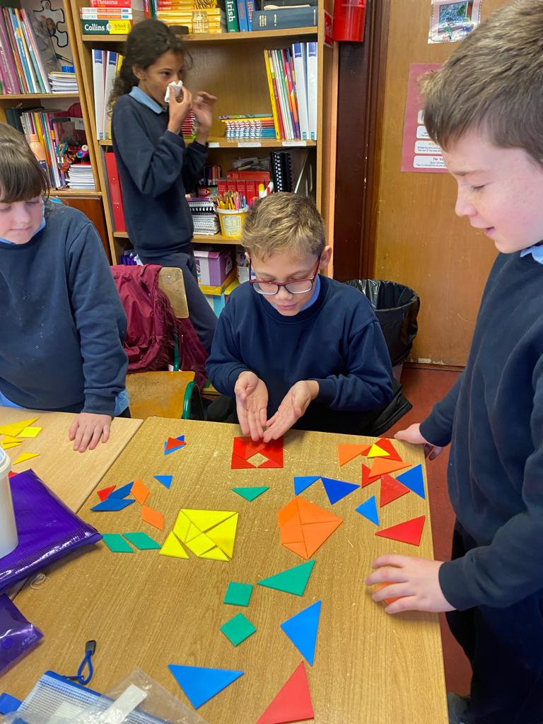 cappabue's tweet image. This week our teachers took part in a training day on the new primary maths curriculum and were very eager to share their new found knowledge with our equally eager students who had great fun exploring new ways of learning. 

#MakeMathsFun #SpraoiLeMata