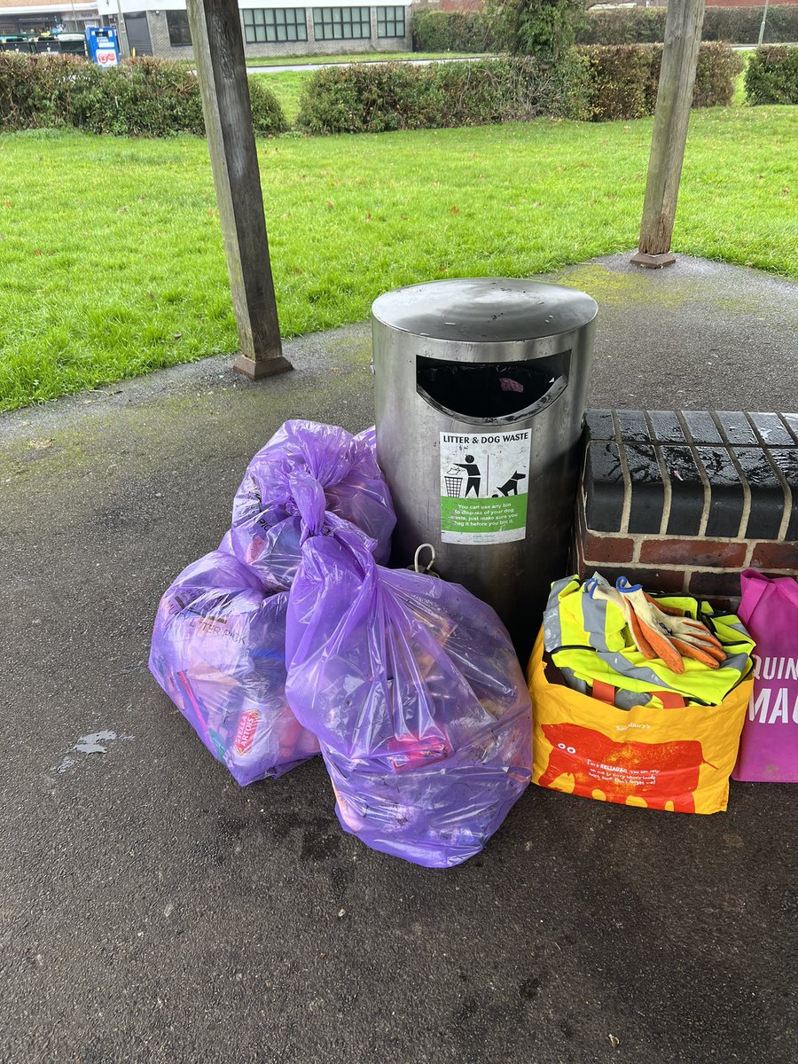 We don’t just do orchards. A bit of a gold and damp day, but the team were still out for the group’s monthly community litter pick. More litter off the streets, and the park clean should anyone brave the weather there today #litter #community