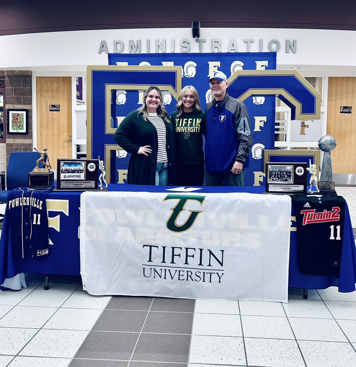 Gladiator Softball tweet media