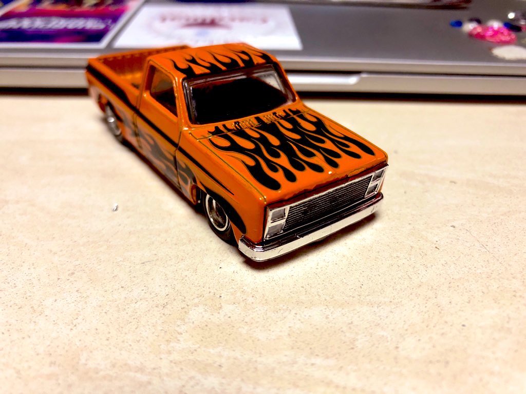 porschegmbh's tweet photo. #ホットウィール  #HotWheels  #custom  #ford  #FLEETSIDE  #PICKUP #CHEVY  #C10 
HW'83シルバラードをリアルライダー化 
ムチムチタイヤになってハイテック感がなくなりプロストリート化 https://t.co/eXcSY7E9Qf