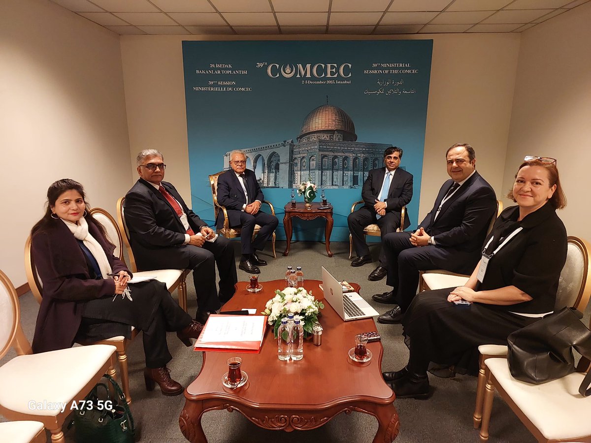 Second side line meeting with Mr Ibrahim Sinan, CEO Zorlu Group for discussion on areas of mutual interest especially prospective bilateral investment. @PakinTurkiye @PakinIstanbul_