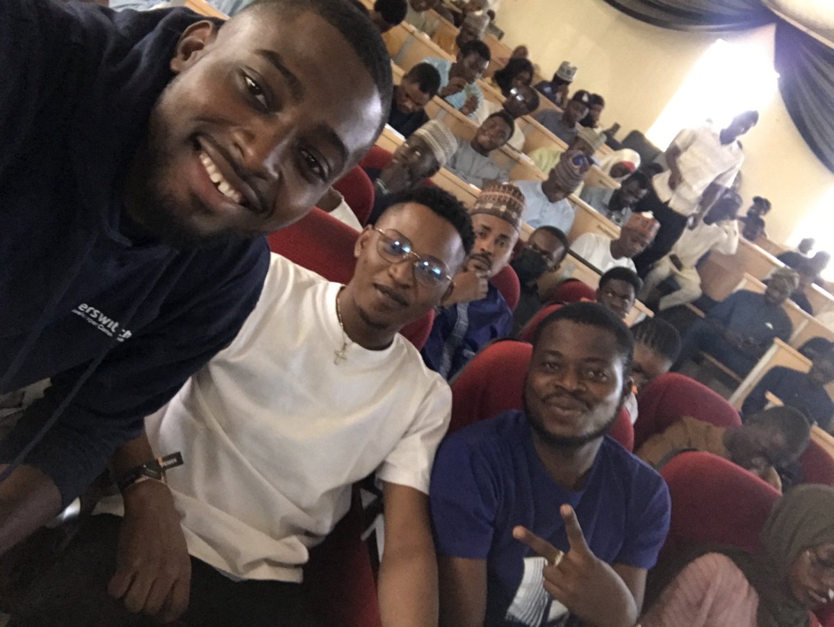 Mishatheking's tweet photo. Was a pleasure meeting my new friend and future mentor @HenryAdebayoo and my boss @Ogbuehi_eth
#DevFestKanoStudentsEdition
#gdsckano
#DevFestKanoSE https://t.co/nUhI5oR2cx