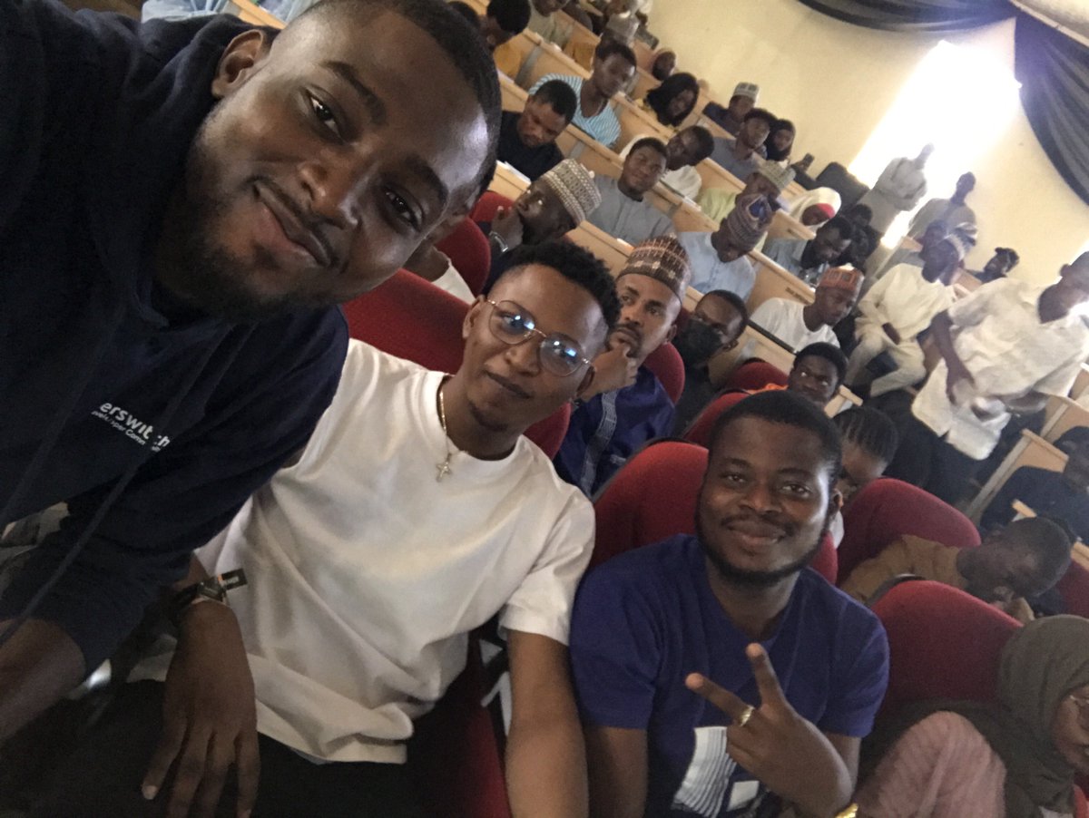 Mishatheking's tweet photo. Was a pleasure meeting my new friend and future mentor @HenryAdebayoo and my boss @Ogbuehi_eth
#DevFestKanoStudentsEdition
#gdsckano
#DevFestKanoSE https://t.co/nUhI5oR2cx