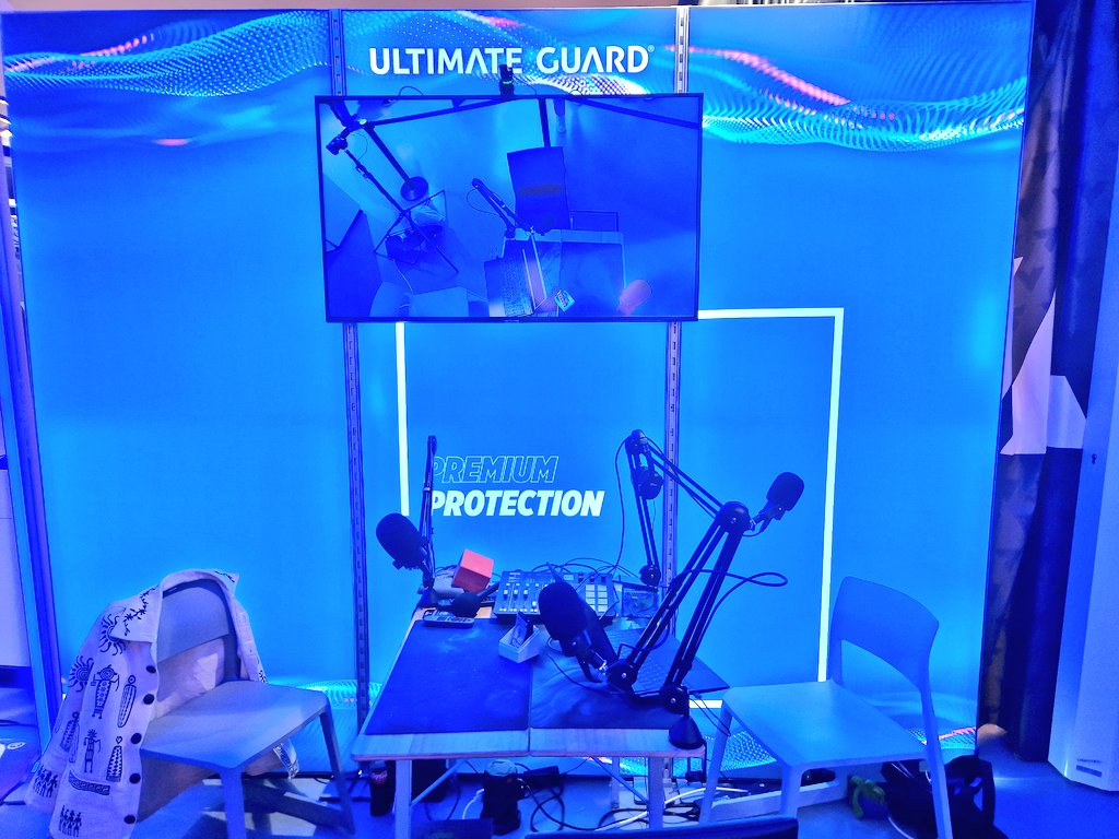 Ein ganz besonderer Shout-out an <a href="/UltimateGuard/">Ultimate Guard</a>, der am Freitag mit uns das Brand Influencer Event veranstaltet hat 💖
Danke für eure starke Präsenz, die tollen Sleeves und Boxen, und der live Podcast "Frisch gemischt" war  eines unserer persönlichen Highlights!