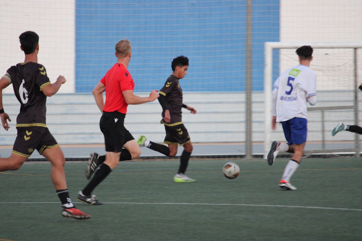 BaseCFIntercity's tweet photo. 🖤⚔️ 𝗝𝘂𝘃𝗲𝗻𝗶𝗹 "𝗔"

5️⃣ CF Intercity 
2️⃣ Callosa Deportiva CF

⚽️ Macías x2
⚽️ Keyner
⚽️ Alberto
⚽️ Blasco

💪🏼 Buena victoria de los nuestros que compitieron de principio a fin 

🖤 ¡𝐀 𝐬𝐞𝐠𝐮𝐢𝐫 𝐭𝐫𝐚𝐛𝐚𝐣𝐚𝐧𝐝𝐨! https://t.co/0ka0T63X4Z
