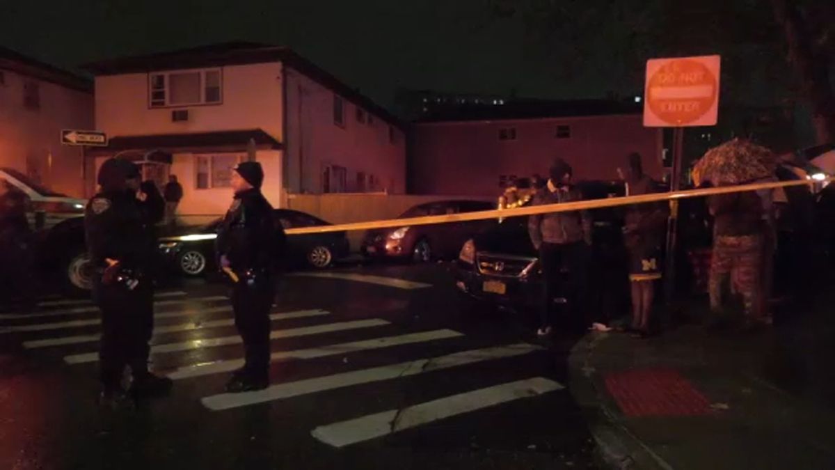 Four Dead, Two Officers Injured In Far Rockaway, Queens Stabbing