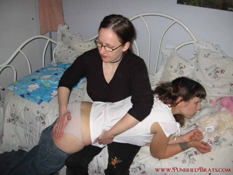 🍑 Spanking London tweet media