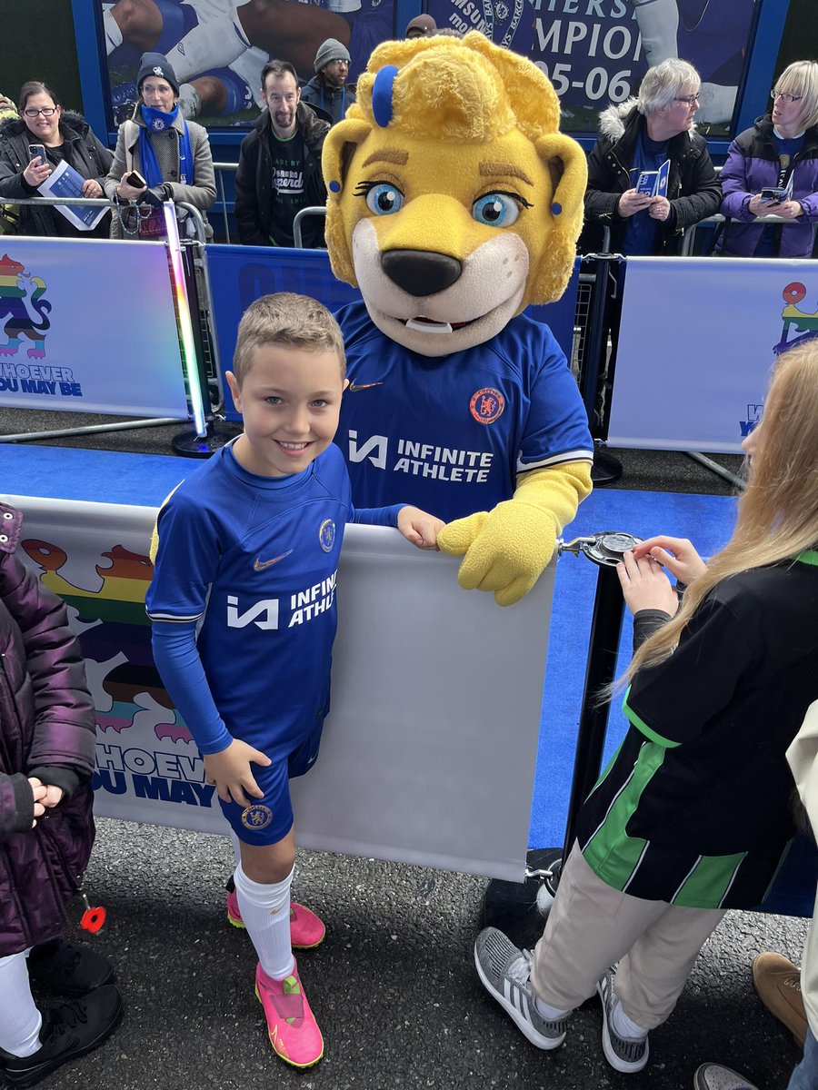 BuddySanders6's tweet photo. #CFCMATCHDAY 

@ChelseaFC Mascot today 💙⚽️ https://t.co/McHGxy0xaM