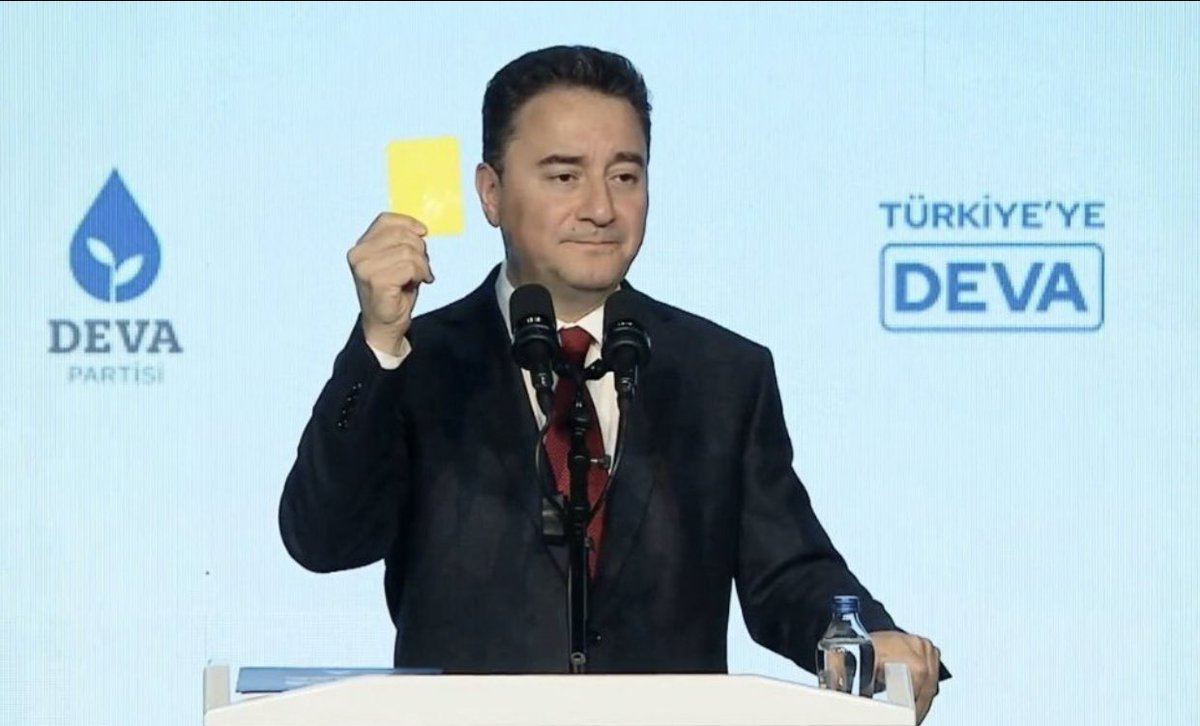 İKTİDARA SARI KART!

"Önümüzdeki yerel seçimler bu iktidara 'sarı kart' göstermenin en önemli fırsatıdır.

Bu hükûmetin icraatlarından memnun değilseniz, onları uyarmak istiyorsanız, gelin bu seçimlerde hep beraber sarı kartı gösterelim.

Sarı kartı gösterelim ki dikkat etsinler.