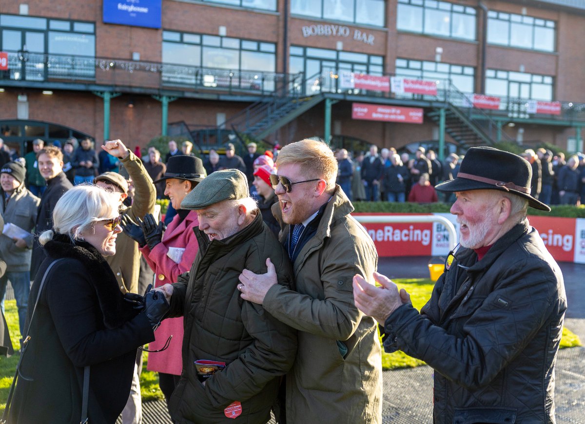 Fairyhouse's tweet photo. A great 2⃣days for🟢Bronsan Racing⚪️@neilosands as they welcome back their 🏆𝟮𝗻𝗱 winner🏆of the weekend! 

𝗡𝘂𝗿𝗯𝘂𝗿𝗴𝗿𝗶𝗻𝗴 survives a stewards enquiry to take the Grade 3 @BarOneRacing "Price Boosts Across All Channels" Juvenile Hurdle.

🥇Nurburgring
🥈Kala Conti https://t.co/Yswxtwiv29