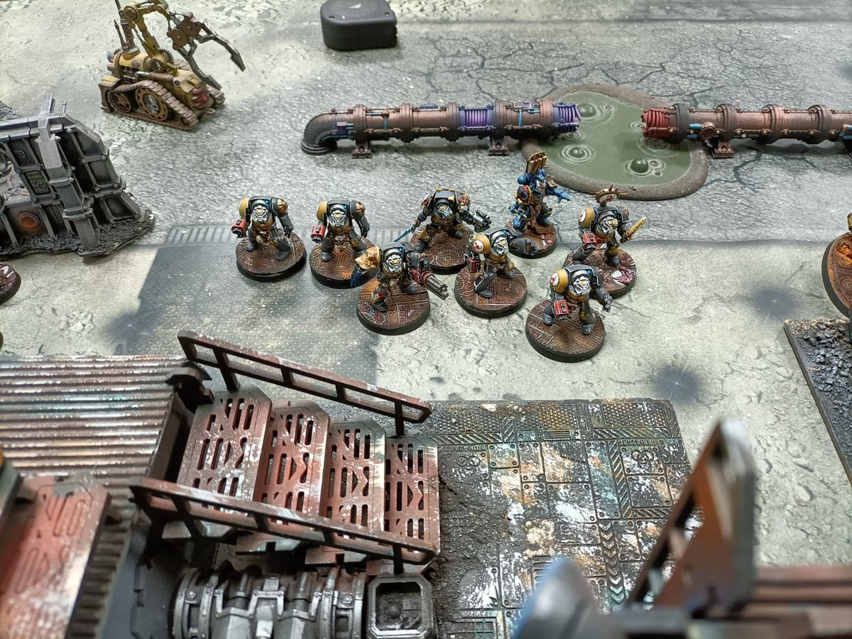 Habemus_Ludum's tweet photo. #quedadashabemusludum
1/2
Continua la campaña de Badab en #habemusludum
Los Escorpiones Rojos y los Garras Astrales chocan para ganar terreno al enemigo.
#backtobadab #badabwar #horusheresy #30k #40k #redscorpions #astralclaws #wargaming #WarGames #warmongers #warhammer https://t.co/2QfCcFz2pE