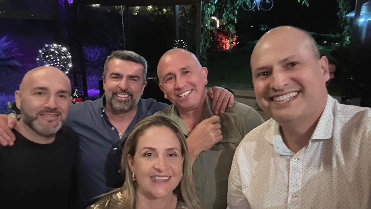 erickanuva's tweet photo. Celebrando la vida https://t.co/ukWTfLSlgi